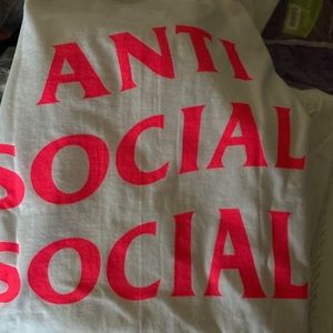 Antisocial T-shirts’
